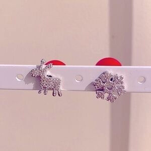 ✅🆕Langston Xmas earrings, reindeer/snowflake & rhinestones & big red ball back🎄